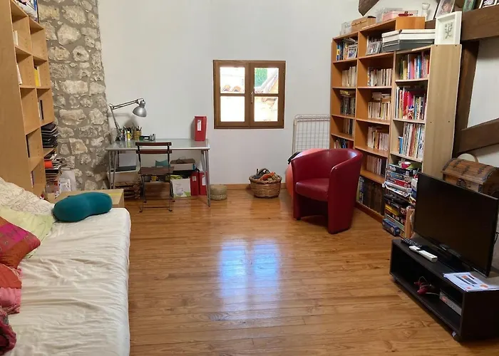 Prázdninový dům Stone House, Terraced Garden And Pool