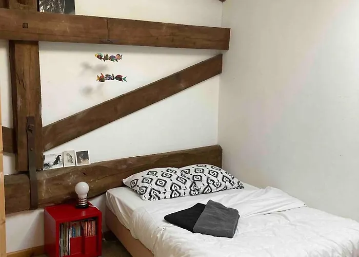 بيت للعطل Stone House, Terraced Garden And Pool