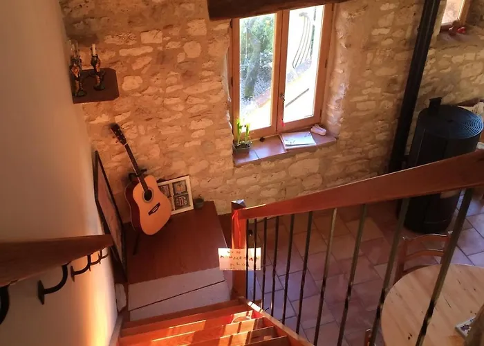 بيت للعطل Stone House, Terraced Garden And Pool Saint-Beauzile